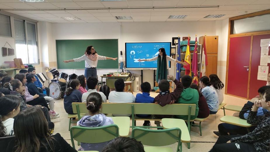 charlas educativas y acciones de restauración en el río