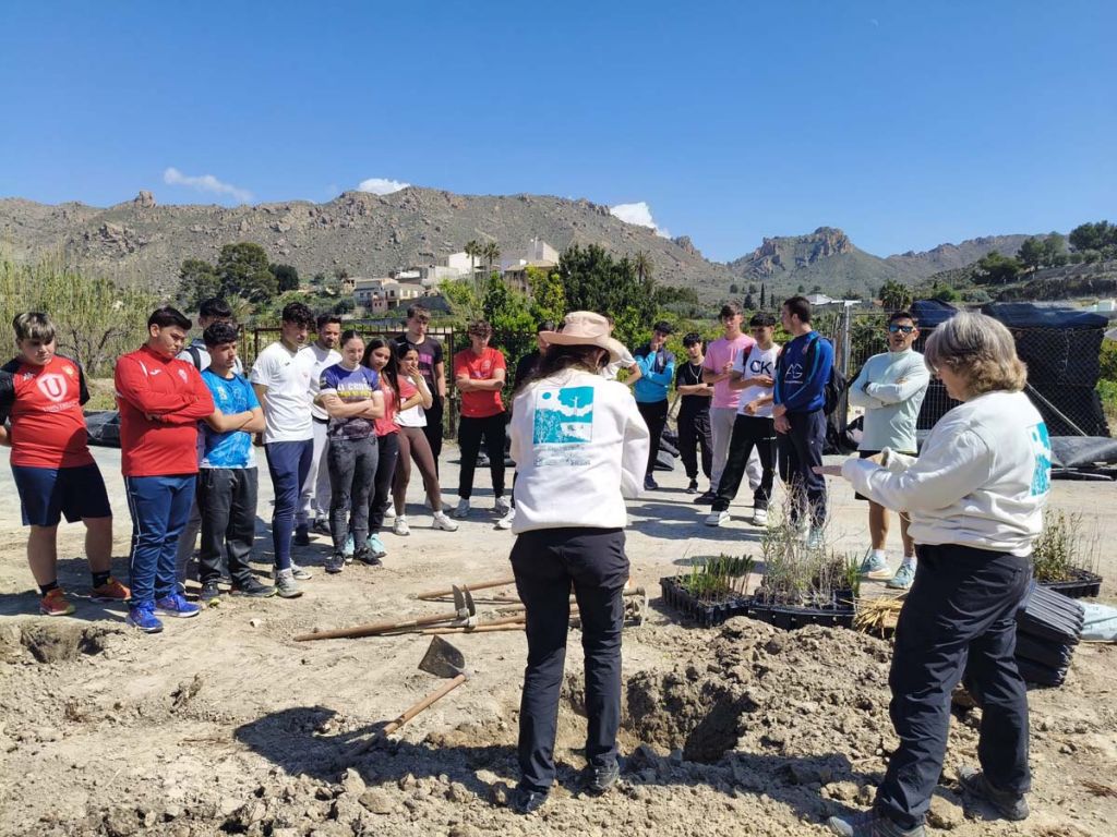algunos centros participaron también en jornadas de plantación de especies autóctonas